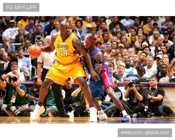 回顾阿贾·威尔逊2023年总决赛MVP表现：防守坚韧与关键球能力